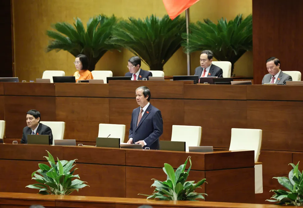 Phiên thảo luận về 2 nghị quyết. Ảnh: QUANG PHÚC