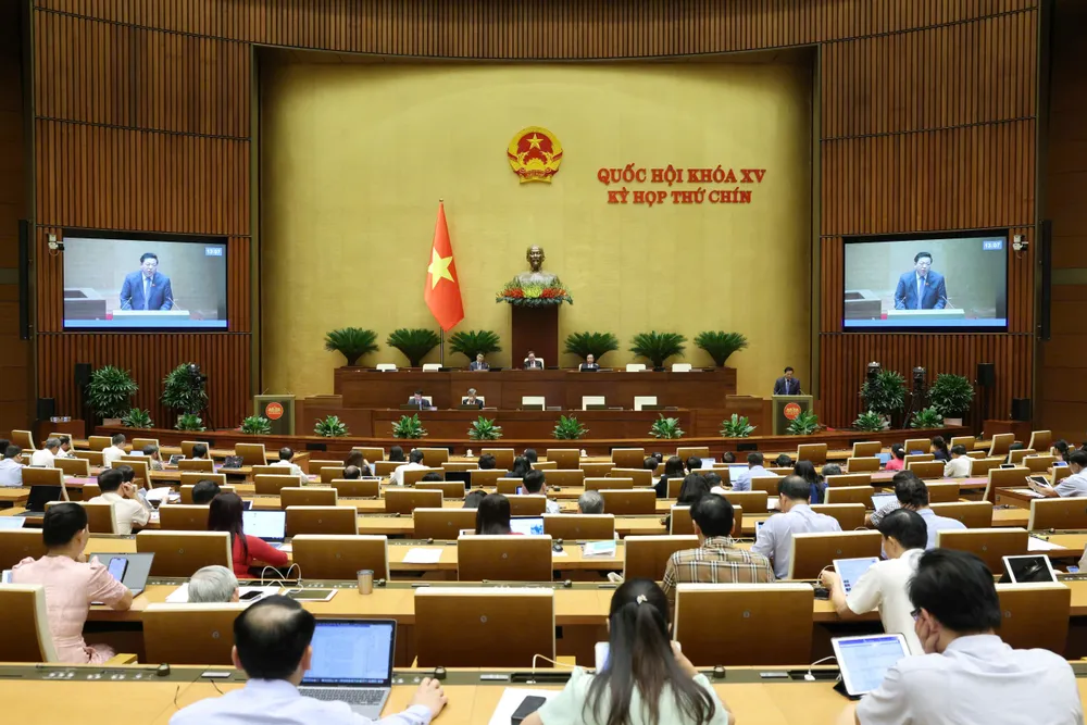 Phiên thảo luận ở hội trường, chiều 18-6. Ảnh: QUANG PHÚC 1.jpg