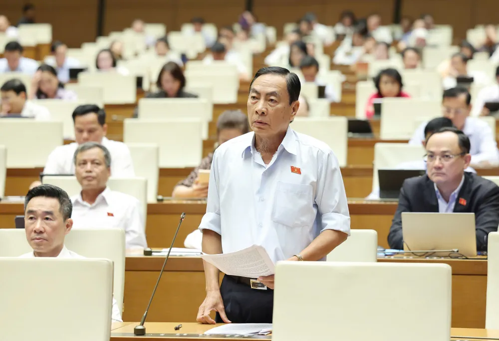 Đại biểu Phạm Văn Hòa (Đồng Tháp). Ảnh: QUANG PHÚC Đại biểu Phạm Văn Hòa (Đồng Tháp).jpg