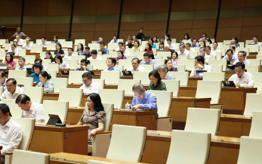 Các đại biểu dự phiên chất vấn và trả lời chất vấn. Ảnh: QUANG PHÚC Các đại biểu dự phiên chất vấn và trả lời chất vấn.jpg