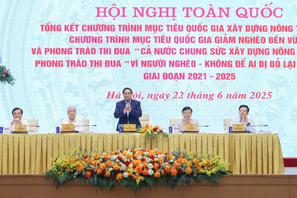 Thủ tướng Phạm Minh Chính chủ trì hội nghị. Ảnh: VIẾT CHUNG 2.jpg