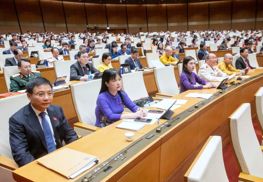 Các đại biểu dự phiên bế mạc kỳ họp, sáng 27-6. Ảnh: VIẾT CHUNG 2.jpg