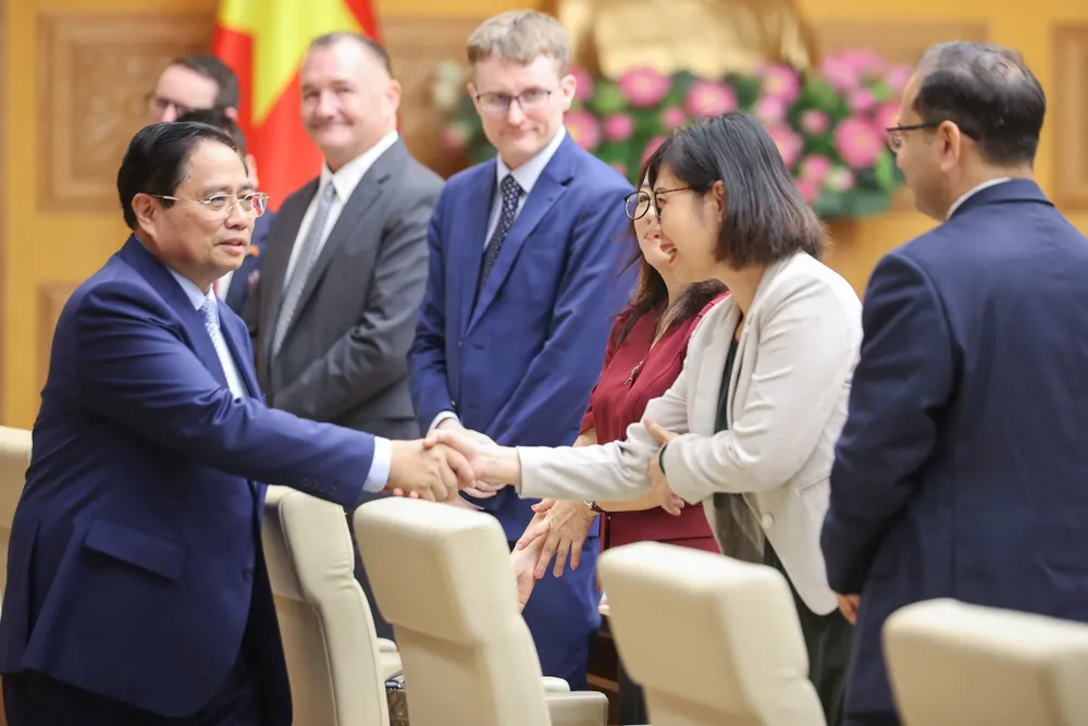 Thủ tướng Phạm Minh Chính chủ trì cuộc tọa đàm với các doanh nghiệp Anh quốc. Ảnh: VIẾT CHUNG 4.jpg