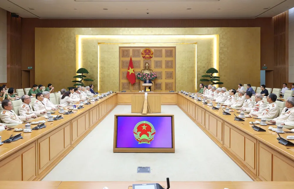 Thủ tướng Phạm Minh Chính gặp mặt, tri ân Ban Liên lạc Công an chi viện chiến trường miền Nam. Ảnh: VIẾT CHUNG 2.jpg