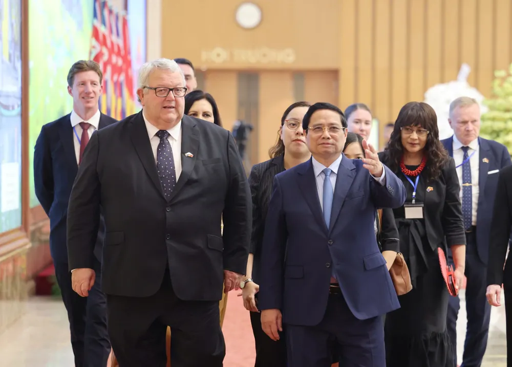 Thủ tướng Phạm Minh Chính và Chủ tịch Quốc hội New Zealand Gerry Brownlee, chiều 28-8. Ảnh: QUANG PHÚC 4.jpg
