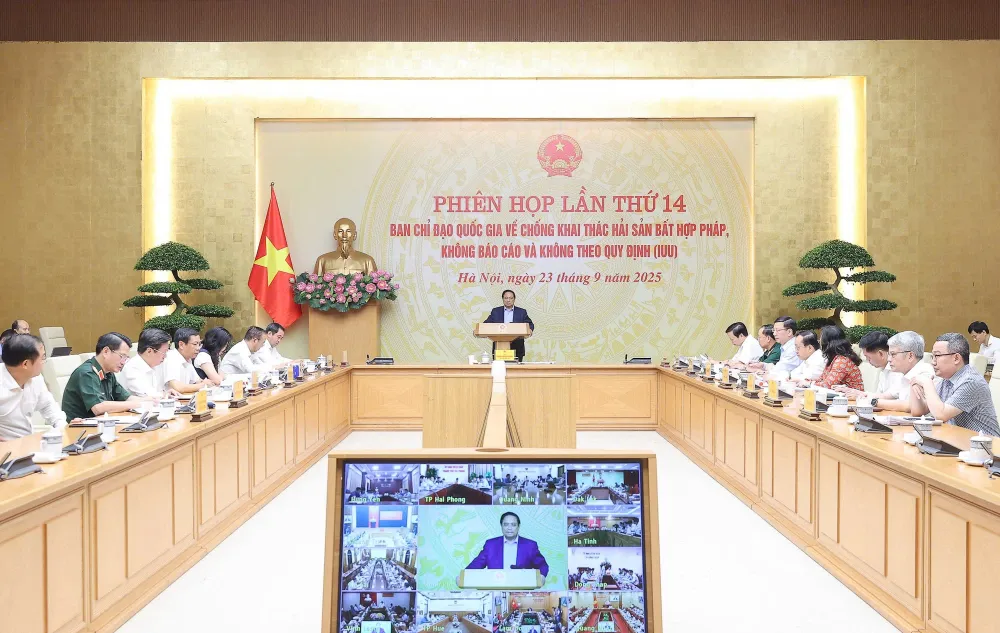 Thủ tướng Phạm Minh Chính chủ trì và phát biểu tại phiên họp lần thứ 14 của Ban chỉ đạo quốc gia về chống khai thác hải sản bất hợp pháp, không báo cáo và không theo quy định (IUU) Ảnh: VIẾT CHUNG