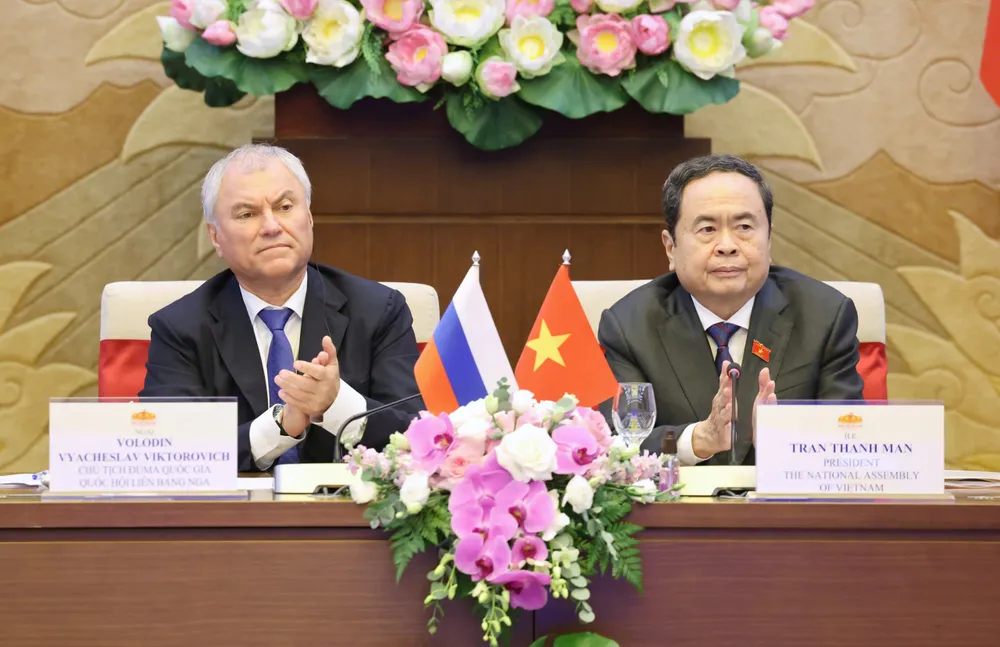 Chủ tịch Quốc hội Trần Thanh Mẫn, Chủ tịch Duma Quốc gia Quốc hội Liên bang Nga Vyacheslav Volodin. Ảnh: QUANG PHÚC 1.jpg