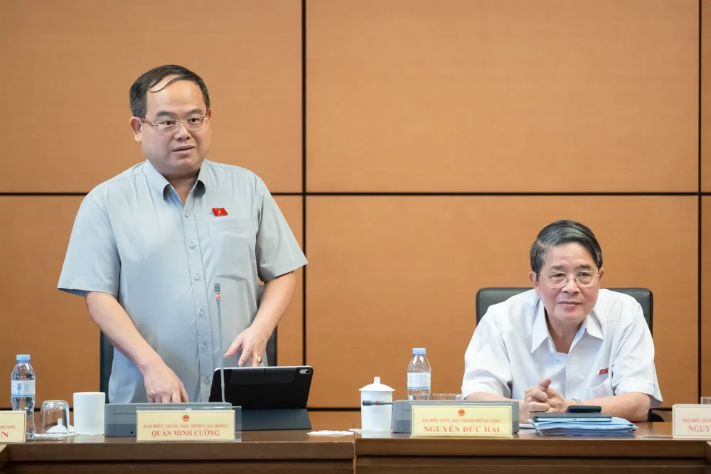 ĐB Quản Minh Cường (Cao Bằng) phát biểu ĐB Quản Minh Cường phát biểu.jpg