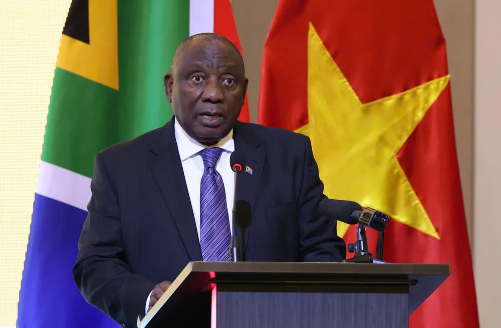 Tổng thống Matamela Cyril Ramaphosa tại Diễn đàn doanh nghiệp Việt Nam - Nam Phi, chiều 24-10. Ảnh QUANG PHÚC 4.jpg