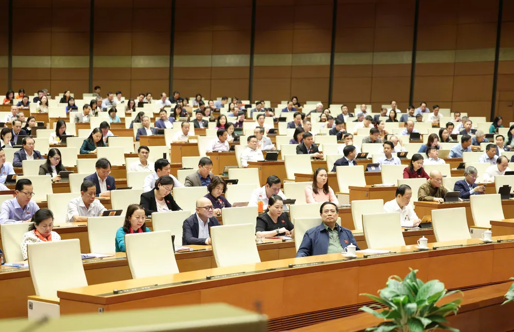 Các đại biểu Quốc hội dự phiên họp sáng 30-10. Ảnh QUANG PHÚC.jpg