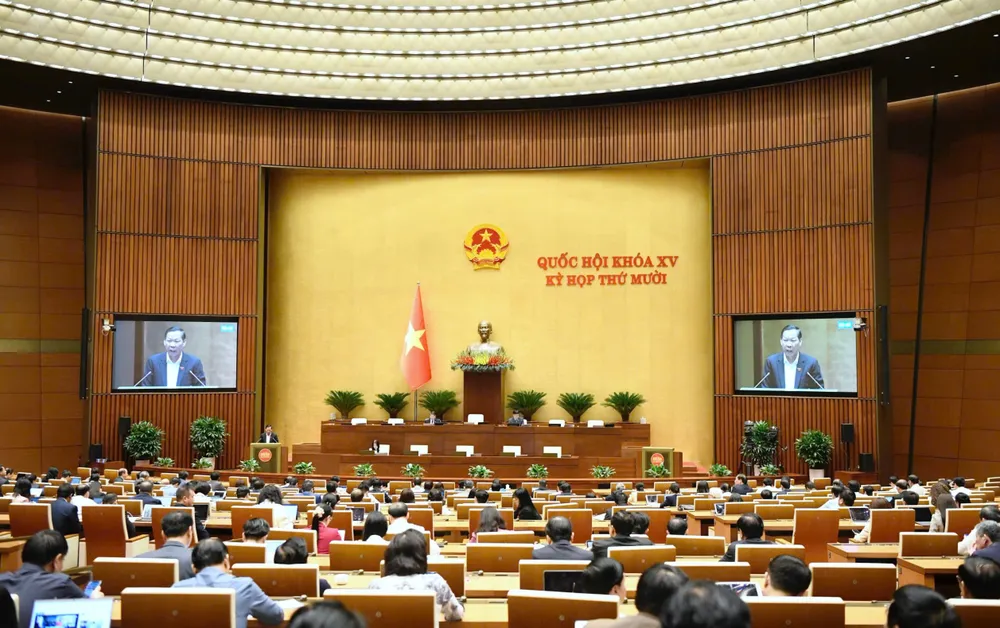 Deputații Adunării Naționale ascultă și examinează proiectul de Lege privind planificarea (modificată). Foto: QUANG PHUC 3.jpg