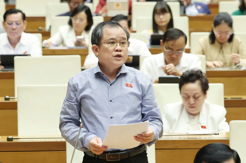 Đại biểu Nguyễn Tâm Hùng (TPHCM.jpg