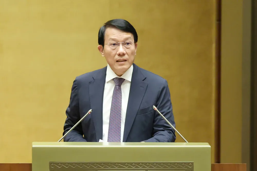 Bộ trưởng Bộ Công an Lương Tam Quang trình bày tờ trình về dự án Luật Phòng, chống ma túy (sửa đổi), sáng 11-11. Ảnh QUANG PHÚC.jpg