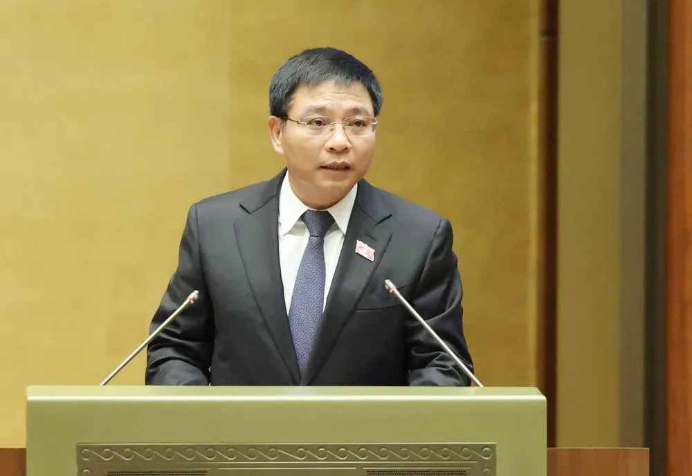 Bộ trưởng Bộ Tài chính Nguyễn Văn Thắng trình bày Tờ trình về dự án Luật Đầu tư (sửa đổi), sáng 11-11. ẢnhmQUANG PHÚC.jpg