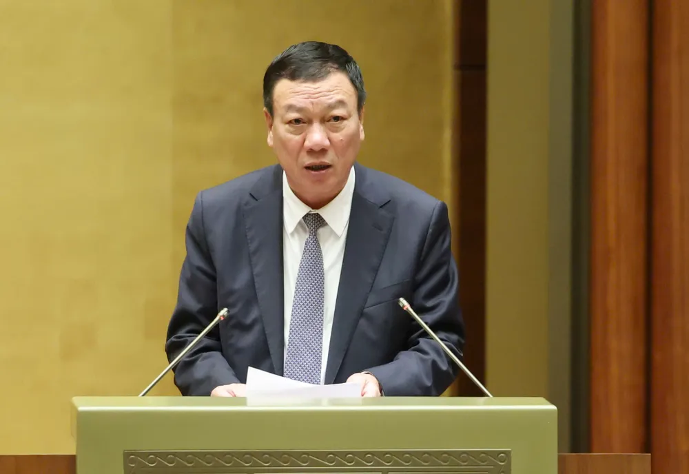 Tổng Thanh tra Chính phủ Đoàn Hồng Phong trình bày tờ trình dự án Luật sửa đổi, bổ sung một số điều của Luật Tiếp công dân, Luật Khiếu nại, Luật Tố cáo, sáng 11-11. Ảnh QUANG PHÚC.jpg