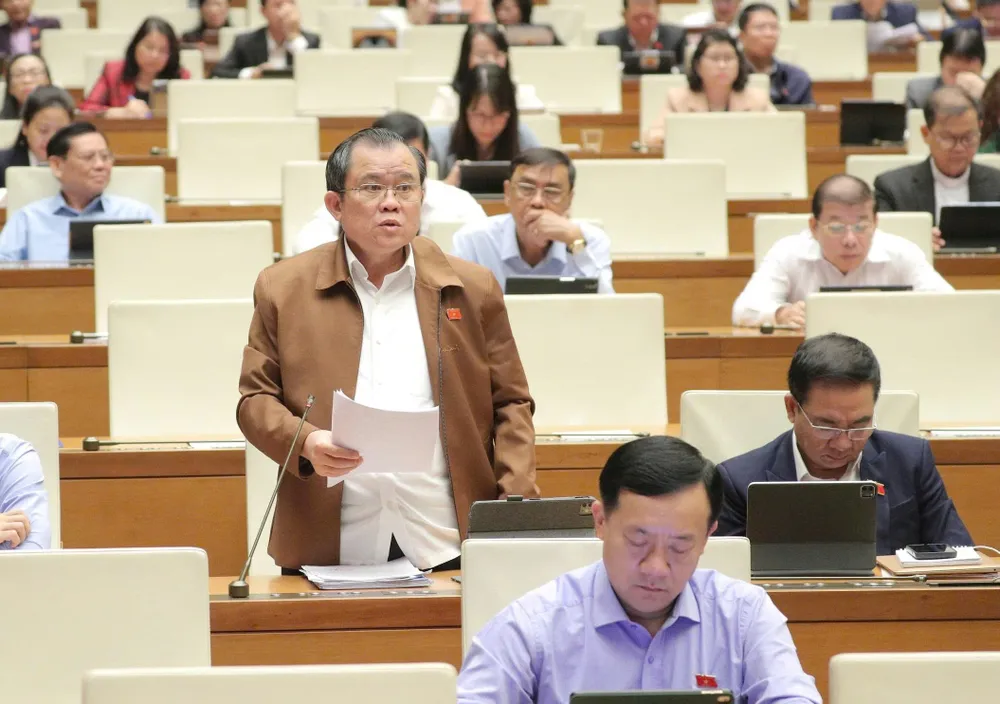 Đại biểu Nguyễn Tâm Hùng (TPHCM).jpg