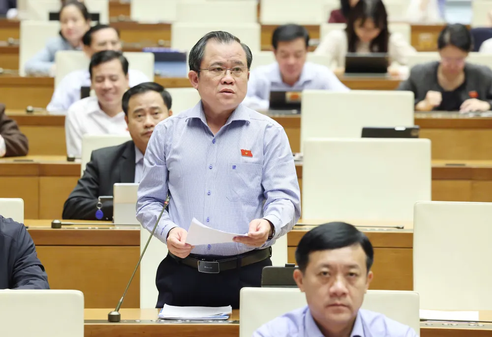 Đại biểu Nguyễn Tâm Hùng (TPHCM).jpg