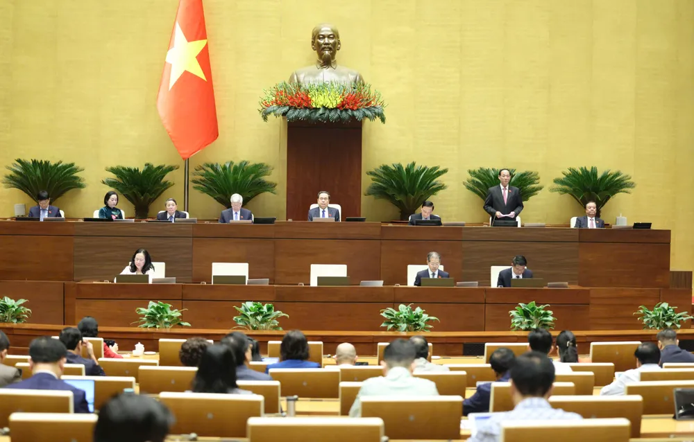 Phiên họp sáng 3-12. Ảnh: QUANG PHÚC