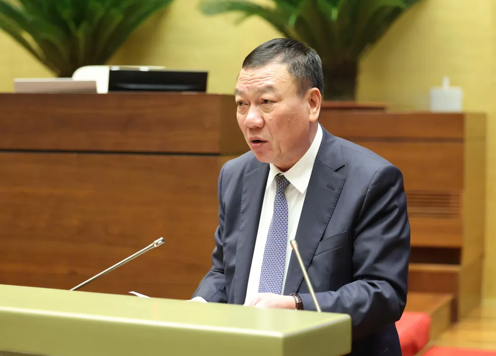 Tổng Thanh tra Chính phủ Đoàn Hồng Phong phát biểu giải trình, làm rõ một số vấn đề đại biểu Quốc hội nêu, chiều 5-12. Ảnh: QUANG PHÚC