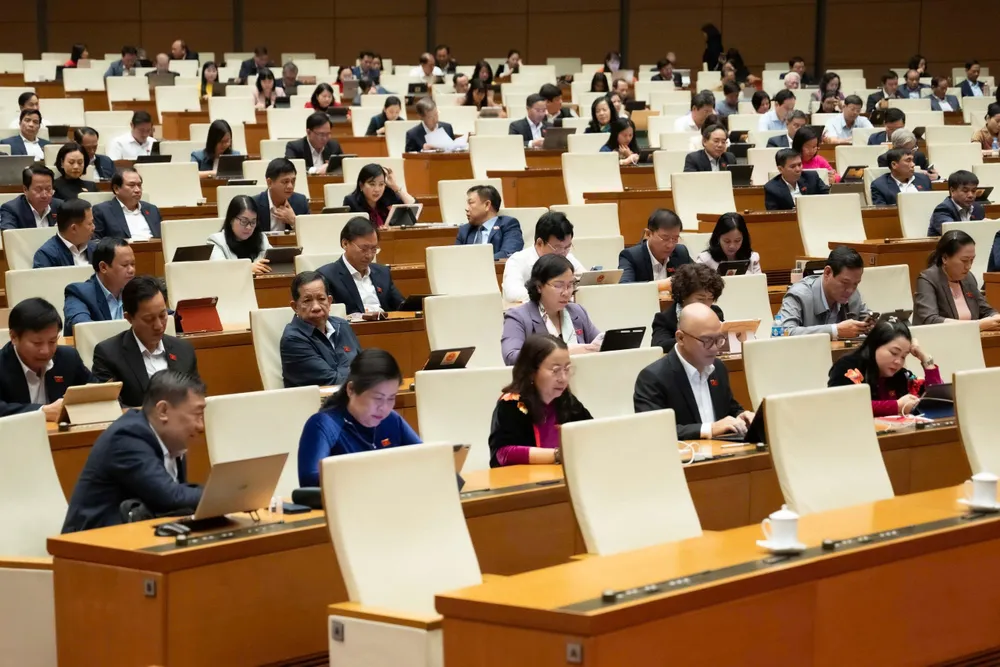 Các đại biểu tham dự tại Hội trường.jpg