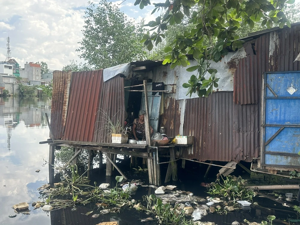 Rác thải tại Kênh Đôi thuộc phường 14, quận 8, TPHCM. Ảnh: THANH HIỀN