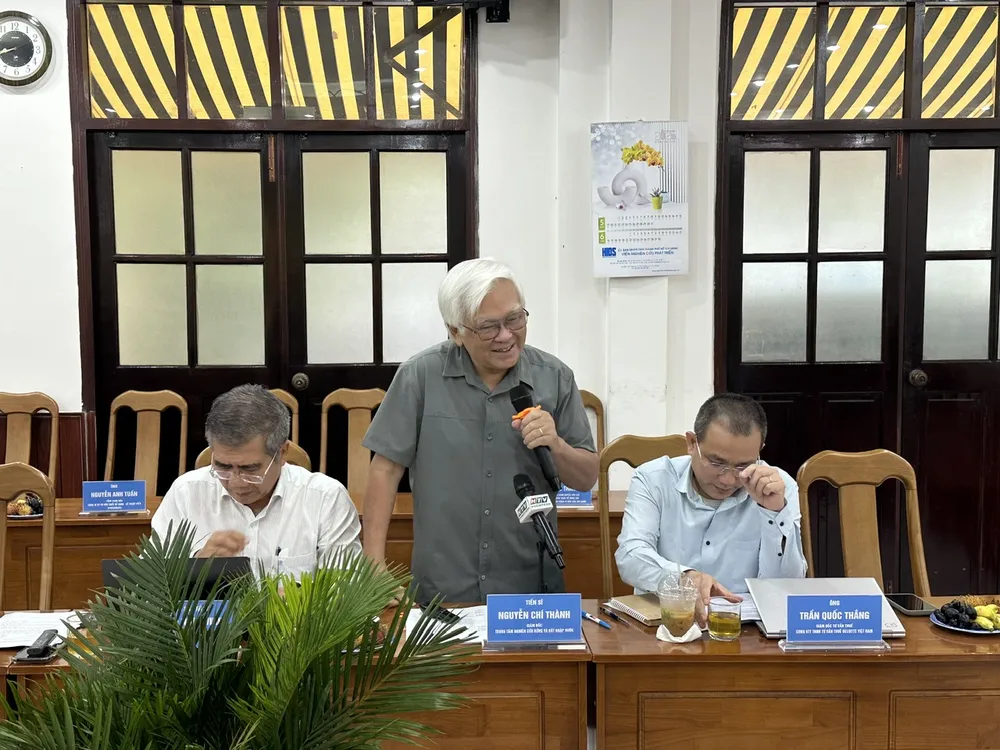 TS Nguyễn Chí Thành, Giám đốc Trung tâm Nghiên cứu rừng và đất ngập nước, phát biểu tại tọa đàm. Ảnh: THANH HIỀN hoi nghi-h2.jpg