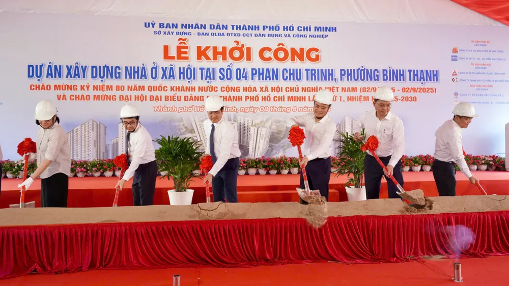 Dự án nhà ở xã hội tại số 4 Phan Chu Trinh, phường Bình Thạnh, TPHCM được khởi công. Ảnh: HOÀNG HÙNG