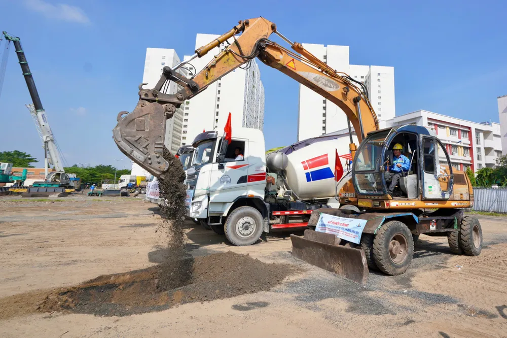 Hiện trường dự án nhà ở xã hội tại số 4 Phan Chu Trinh, phường Bình Thạnh, TPHCM được khởi công. Ảnh: HOÀNG HÙNG nha o xa hoi-h3.jpg