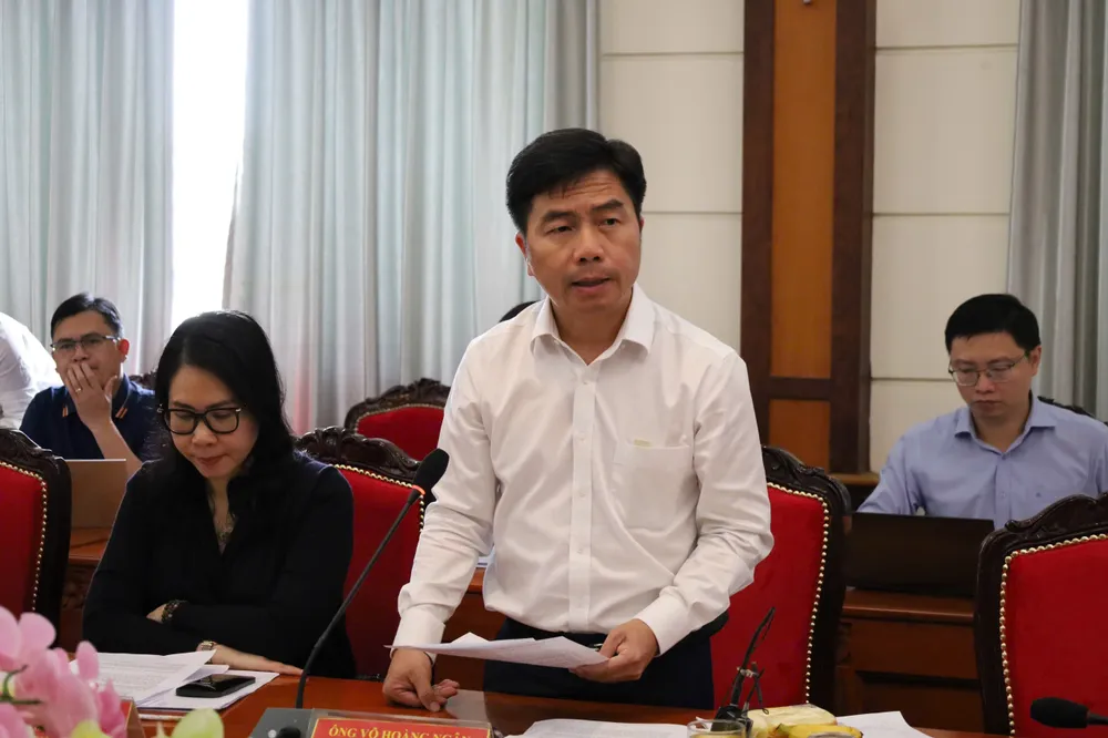 Ông Võ Hoàng Ngân, Giám đốc Sở Quy hoạch - Kiến Trúc TPHCM phát biểu tại hội nghị. Ảnh: CẨM NƯƠNG gop y-h1.jpg