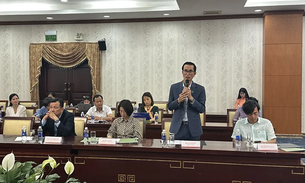 Các chuyên gia nêu ý kiến tại buổi tọa đàm. Ảnh: THANH HIỀN tọa dam-h4.jpg