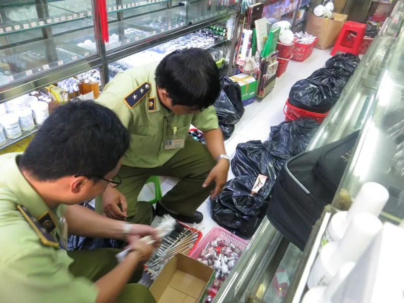 Tạm giữ gần 130.000 sản phẩm dược phẩm, mỹ phẩm trôi nổi ảnh 1