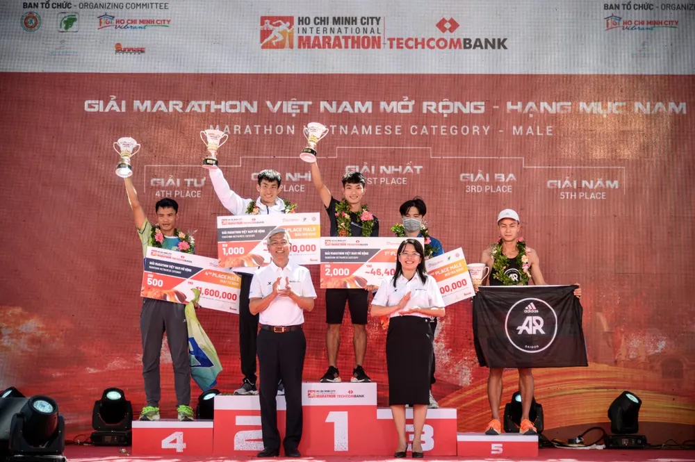 Hàng ngàn vận động viên dự Giải Marathon Quốc tế TPHCM Techcombank ảnh 1