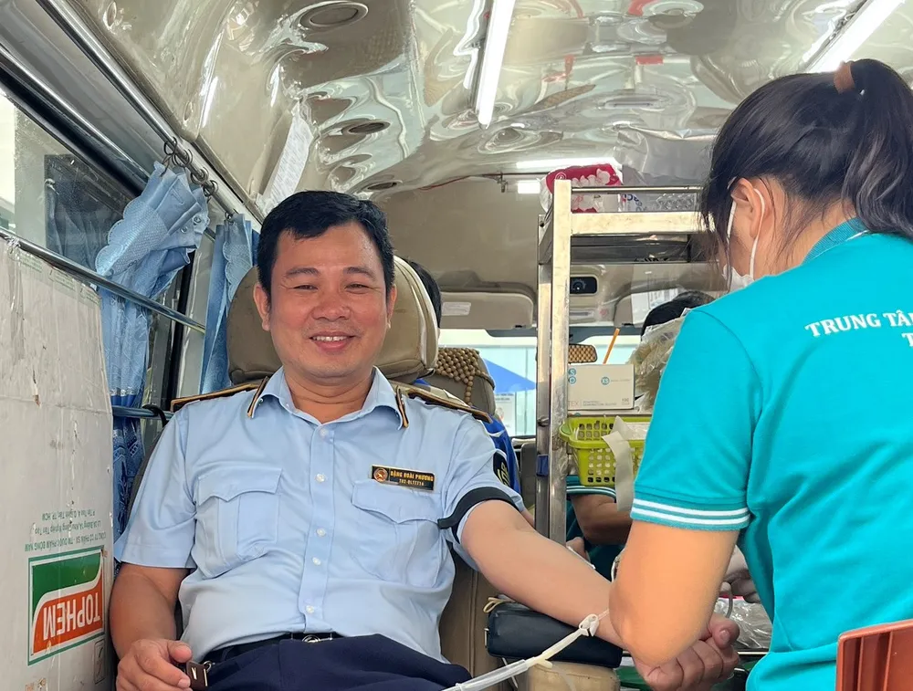 Quản lý thị trường cả nước đồng loạt hiến máu nhân đạo ảnh 1