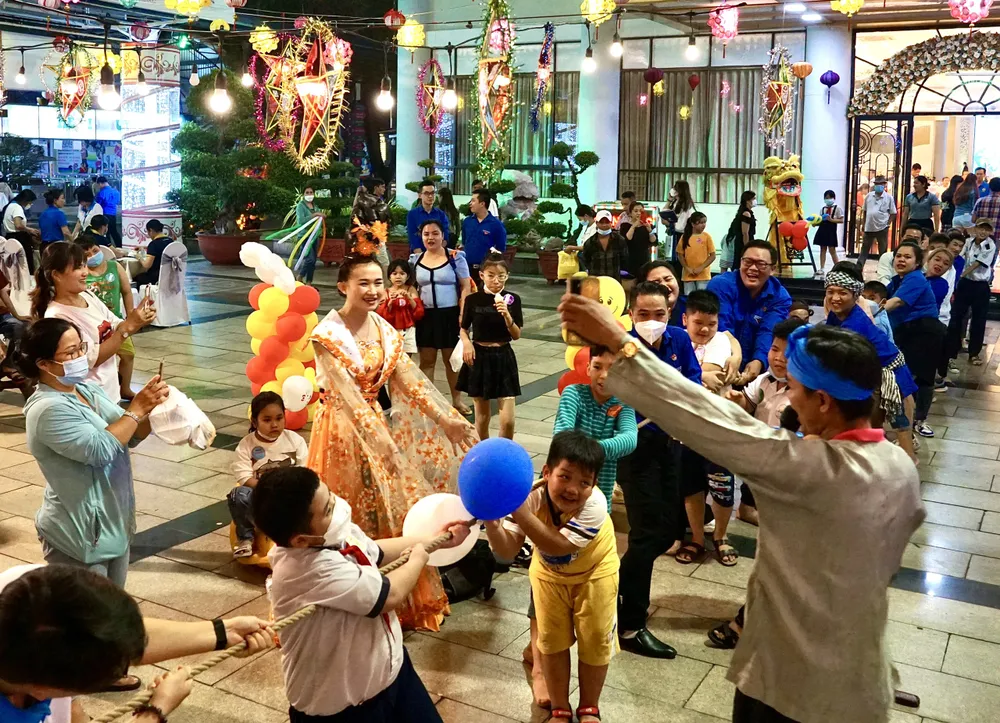 Tổ chức Trung thu cho 500 trẻ em mồ côi do dịch Covid-19 ảnh 2