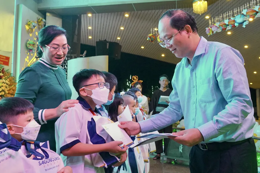 Tổ chức Trung thu cho 500 trẻ em mồ côi do dịch Covid-19 ảnh 1