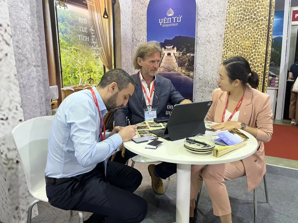 Làm sao để đón khách sang, chịu chi đến Việt Nam? ảnh 2