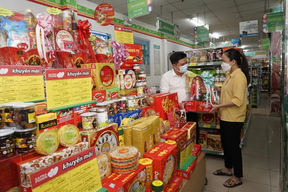 Các giỏ quà tết bày bán tại hệ thống bán lẻ Satra Các giỏ quà tết bày bán tại hệ thống bán lẻ Satra