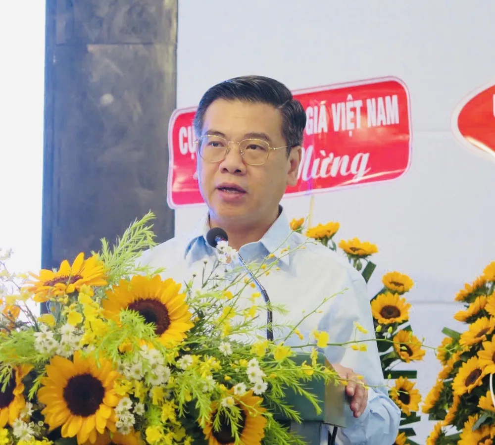 Phó Chủ tịch UBND TPHCM Nguyễn Văn Dũng phát biểu tại hội nghị Mr Dũng 11.6.jpg