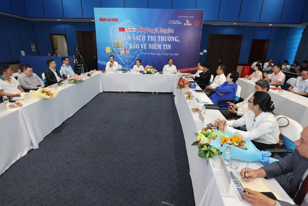 Các đại biểu tham dự buổi tọa đàm Tọa đàm NLĐ 2.7.jpg