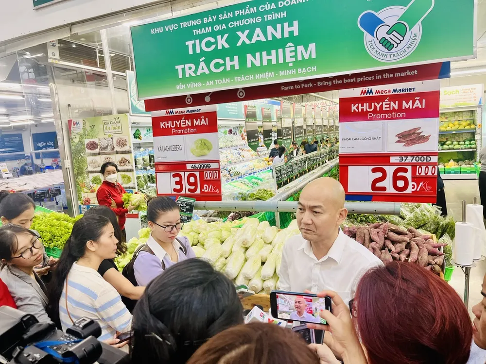 Ông Nguyễn Nguyên Phương, Phó Giám đốc Sở Công thương TPHCM trao đổi thông tin với báo chí ngày 6-8 Mr Phương.jpg