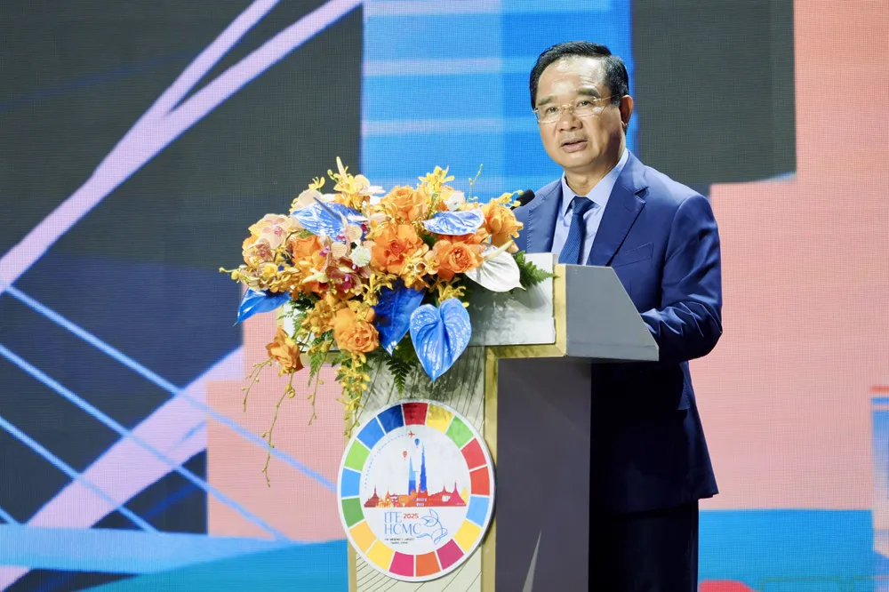 Chủ tịch UBND TPHCM Nguyễn Văn Được phát biểu tại chương trình. Ảnh: HOÀNG HÙNG Mr Được.jpg