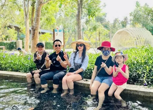 Ngâm chân phục hồi sức khỏe được khách yêu thích khi đến với Minera Hot Springs Bình Châu Trải nghiệm ngâm chân.jpg