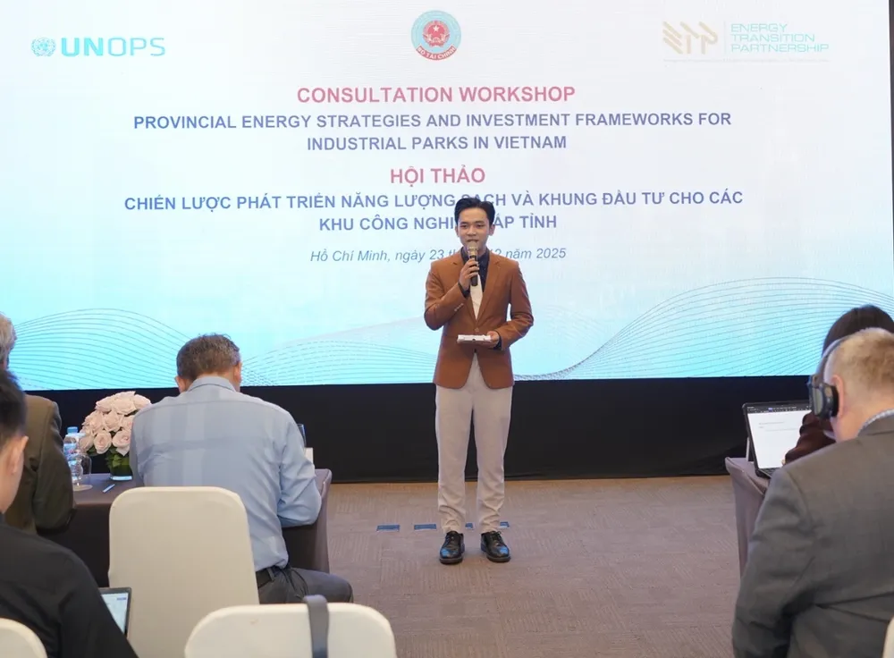 Đại biểu dự hội thảo.jpg