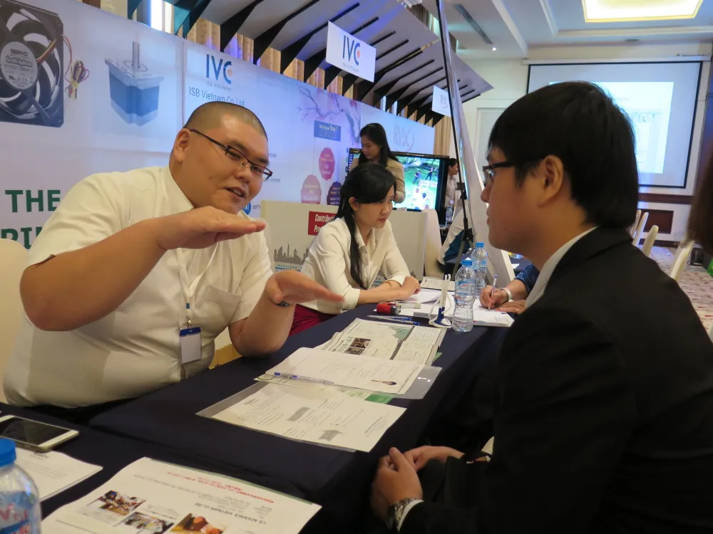 Quản lý doanh nghiệp hàng tiêu dùng lãnh lương gần 300 triệu đồng/người/tháng