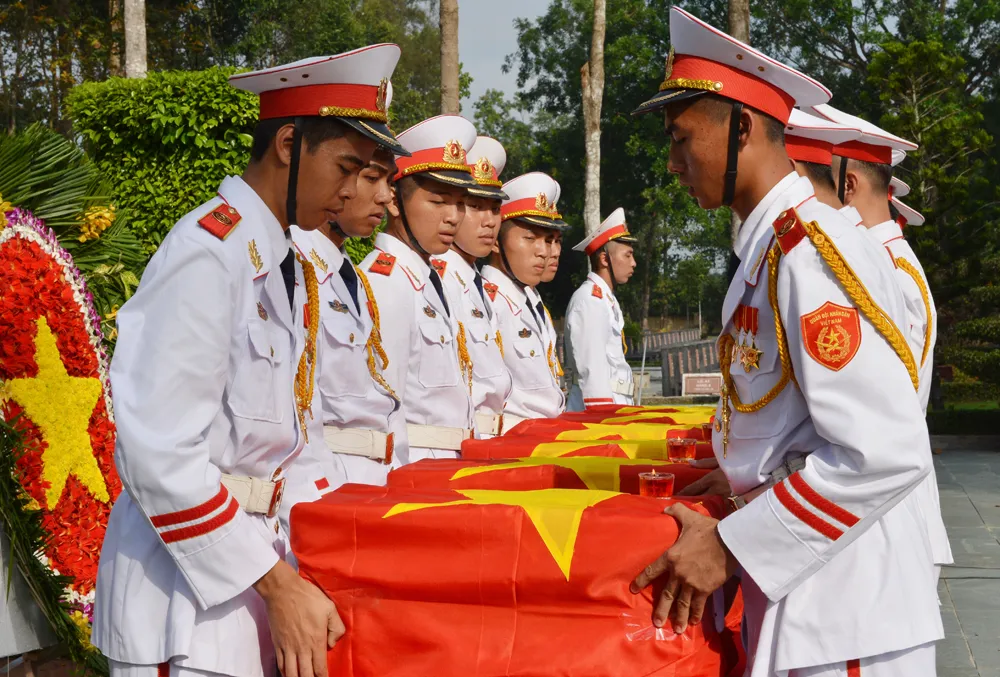 Truy điệu và an táng 6 liệt sĩ hy sinh trong Tổng tấn công và nổi dậy Xuân Mậu Thân 1968		 ảnh 4