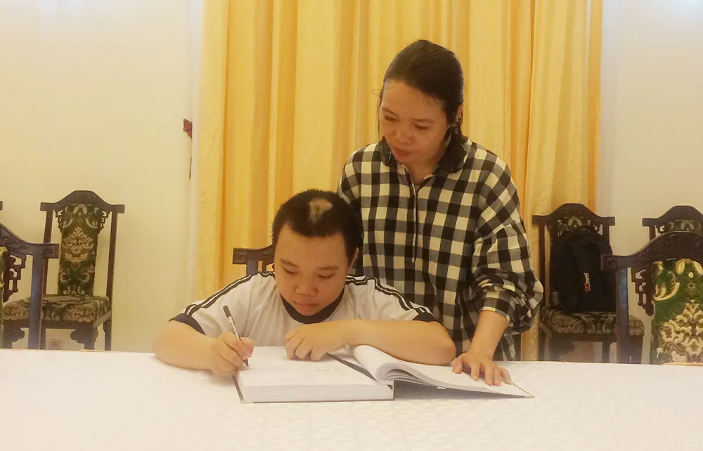 Ngày thứ hai cử hành lễ viếng nguyên Thủ tướng Phan Văn Khải ảnh 31