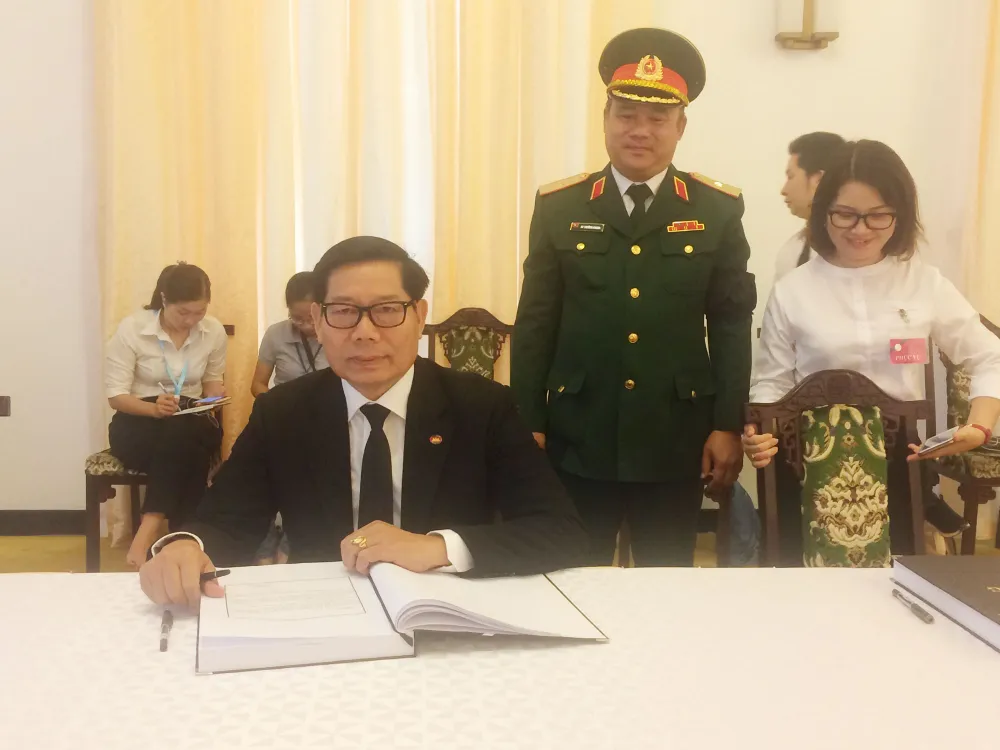 Nhiều đoàn ngoại giao đến viếng nguyên Thủ tướng Phan Văn Khải ảnh 16