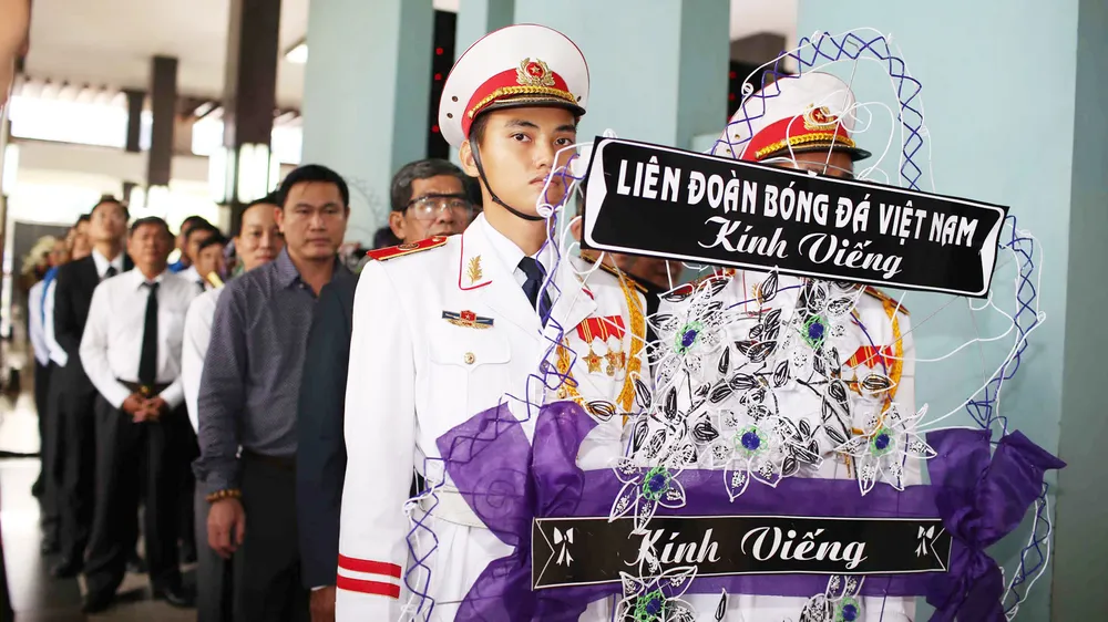 Ngày thứ hai cử hành lễ viếng nguyên Thủ tướng Phan Văn Khải ảnh 16