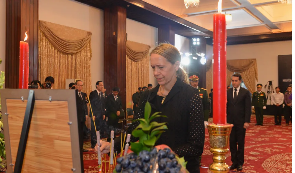 Nhiều đoàn ngoại giao đến viếng nguyên Thủ tướng Phan Văn Khải ảnh 4