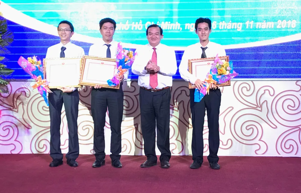 UBND TPHCM tặng bằng khen các thí sinh đoạt huy chương trong Kỳ thi tay nghề ASEAN ảnh 2 UBND TPHCM tặng bằng khen các thí sinh đoạt huy chương trong Kỳ thi tay nghề ASEAN ảnh 2